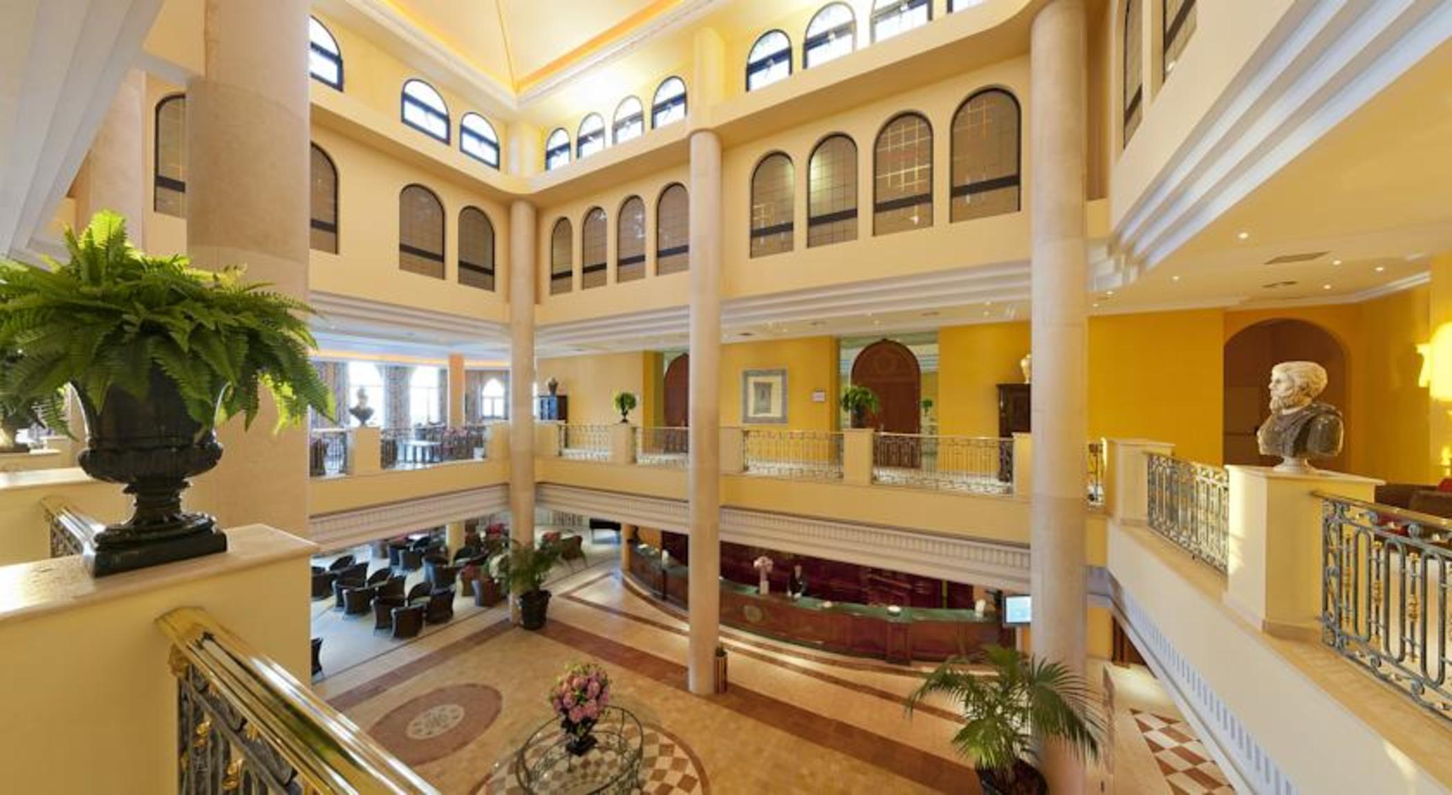 Hotel Ipv Palace & - Adults Recommended